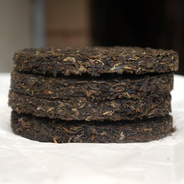 Tie Bing Iron Cake pu erh shape